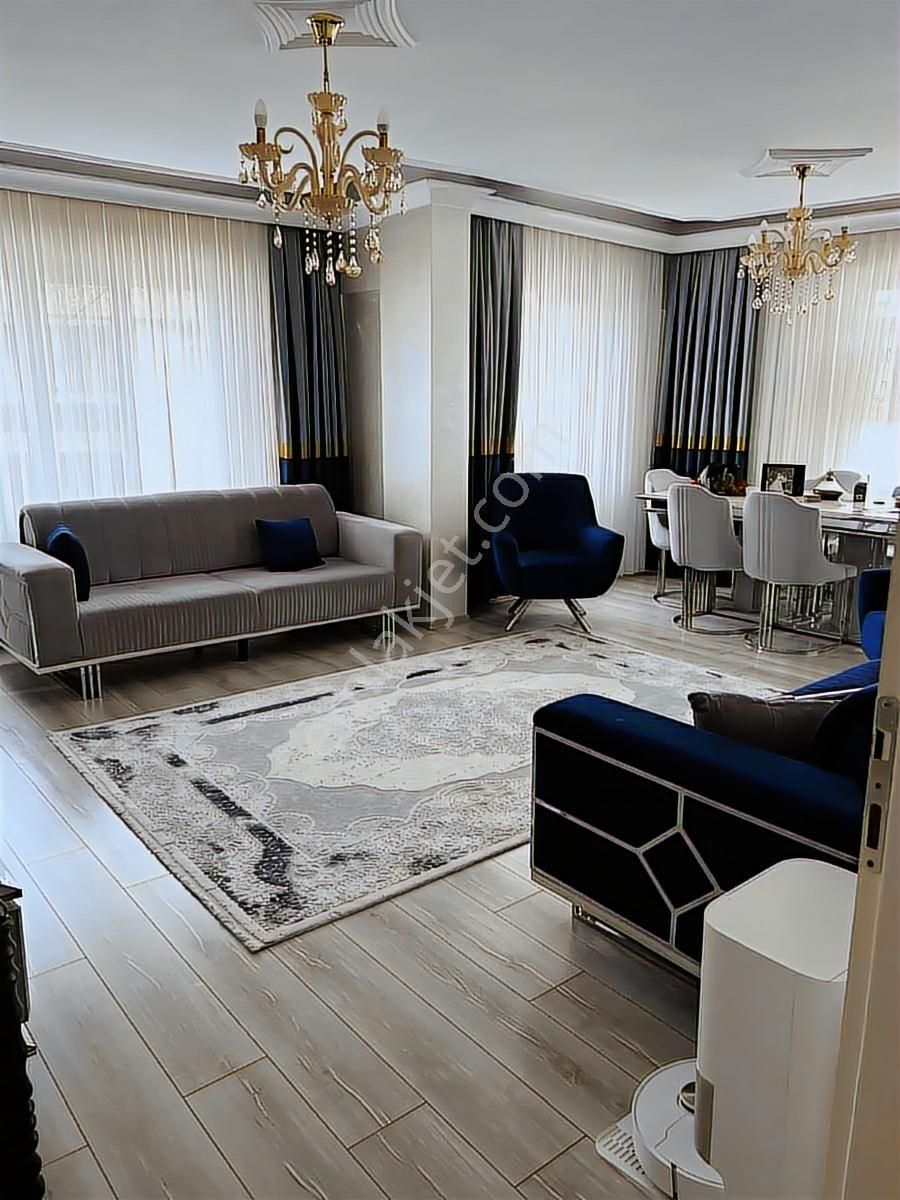 Bursa Gürsu Zafer Caddesi Üzeri Satılık 150 M2 3+1 Daire.