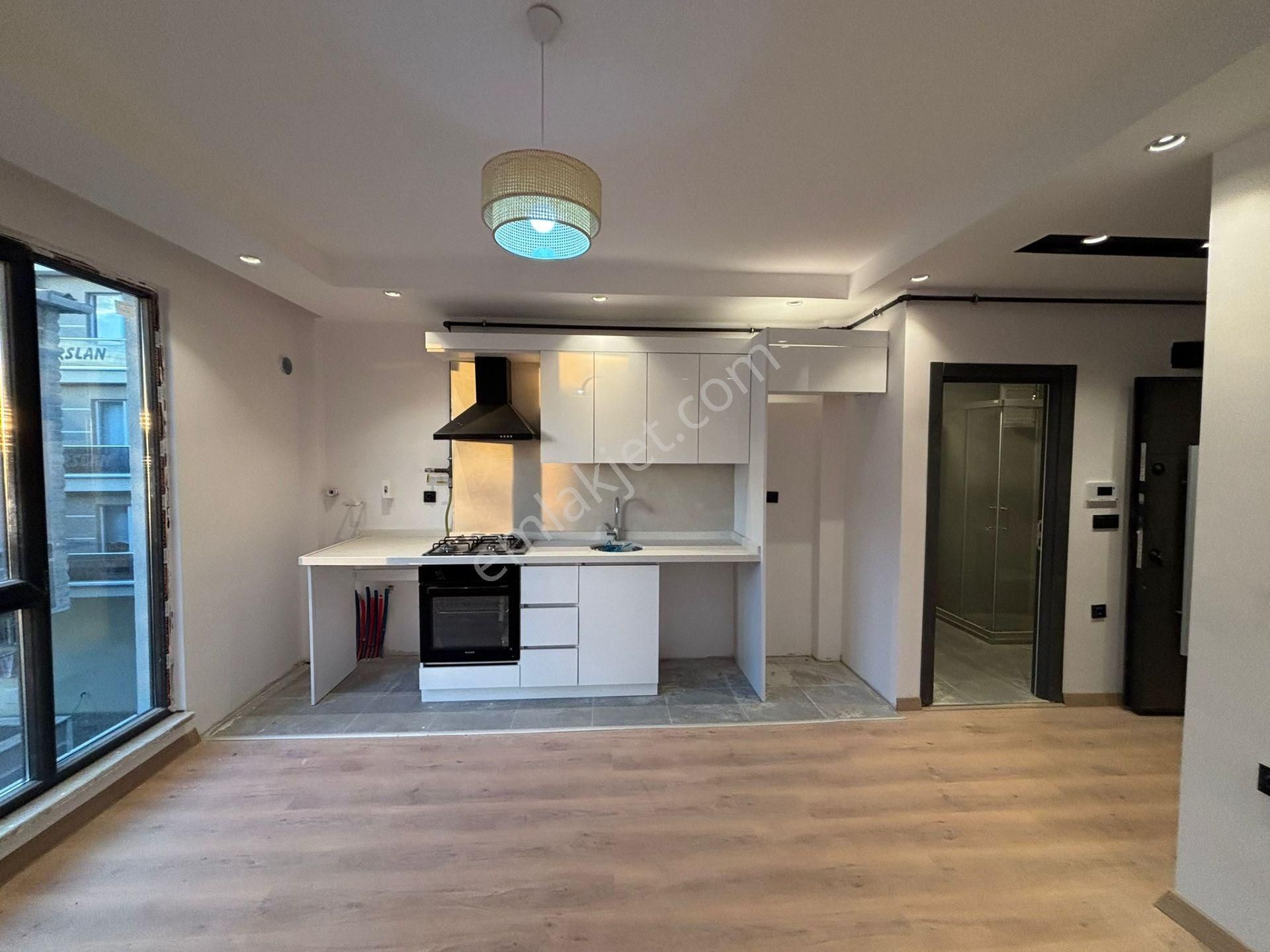 **eryıldız İnşaat'tan**merkezi Konumda İskanlı K.otoparklı 1+1** - Görsel 8