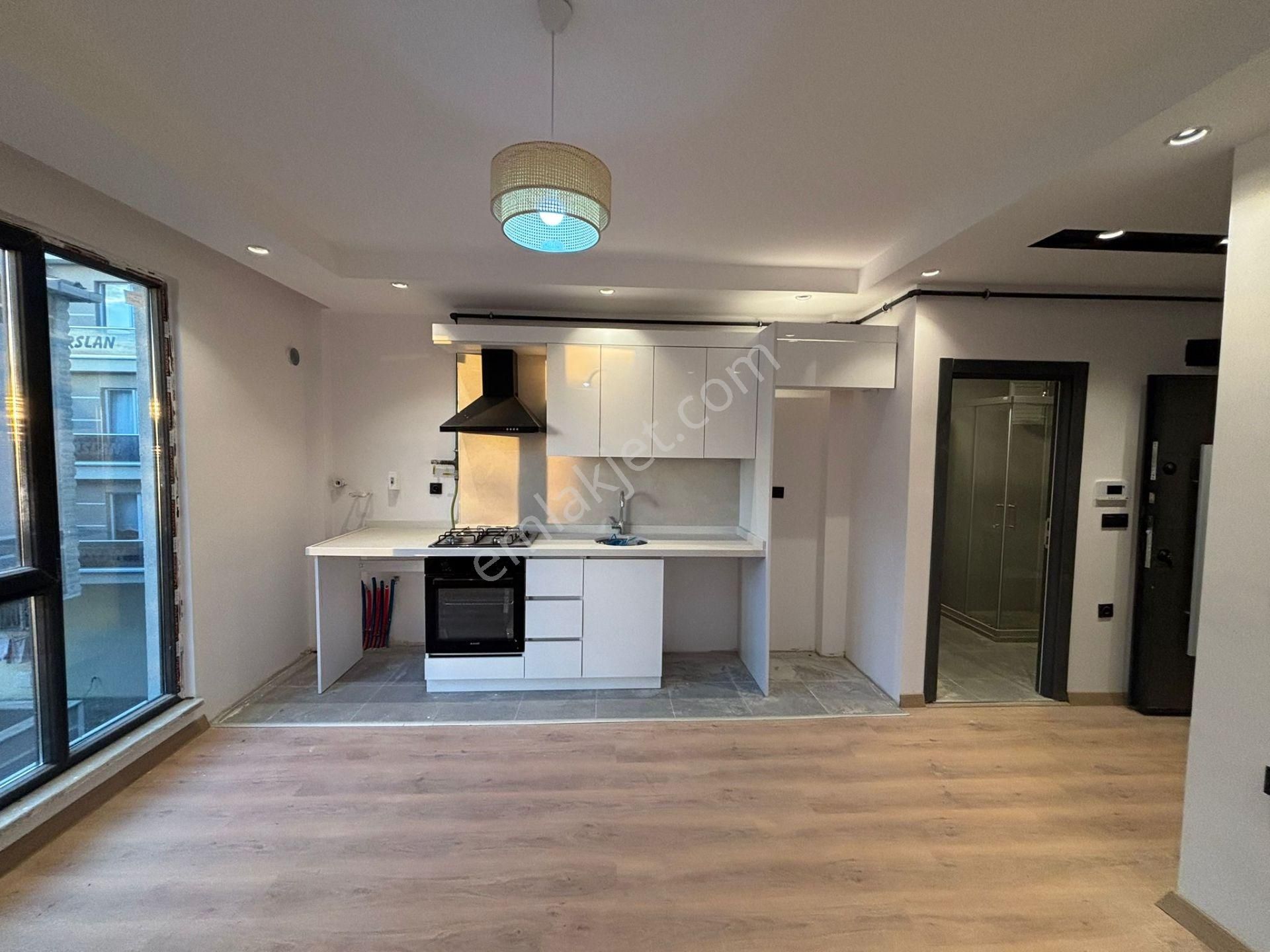 **eryıldız İnşaat'tan**merkezi Konumda İskanlı K.otoparklı 1+1** - Görsel 5