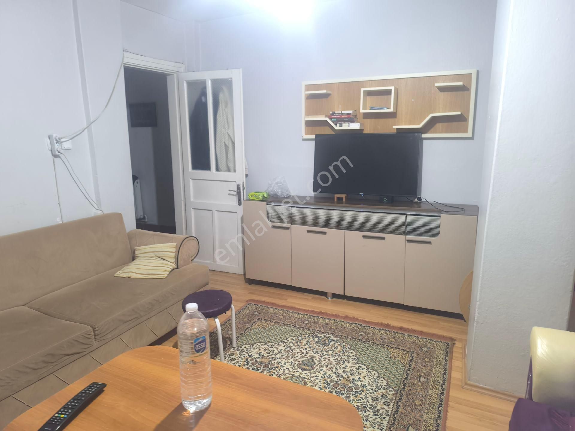 Kağıthane 2+1 Evime Ev Arkadaşı Arıyorum