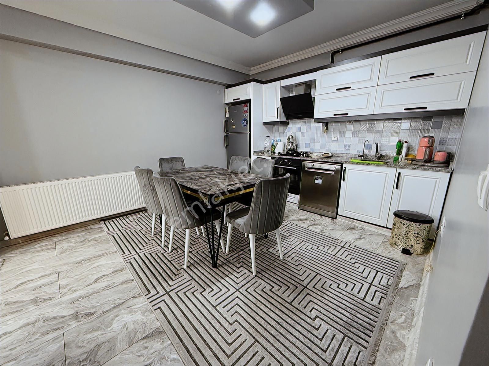 Çandarlı'da Bahçeli Müstakil Girişli Tam Eşyalı Satılık Ev - Görsel 11