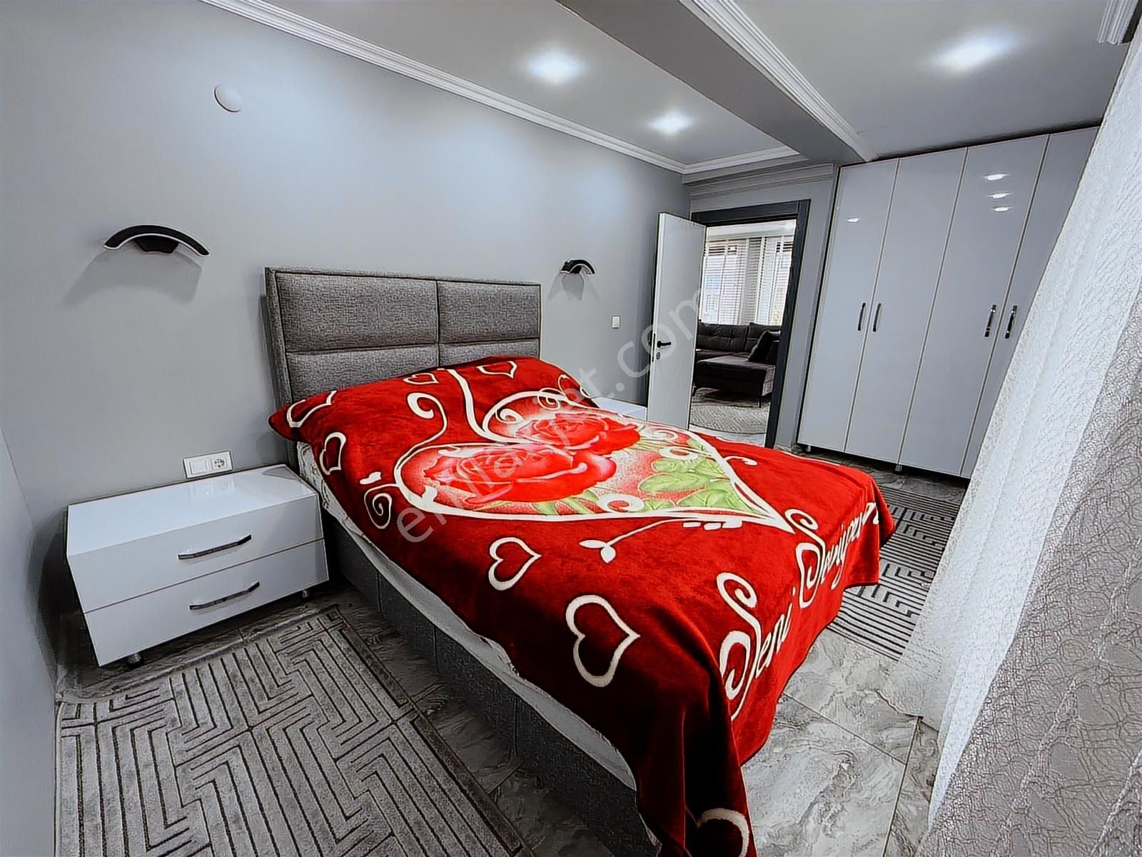 Çandarlı'da Bahçeli Müstakil Girişli Tam Eşyalı Satılık Ev - Görsel 19