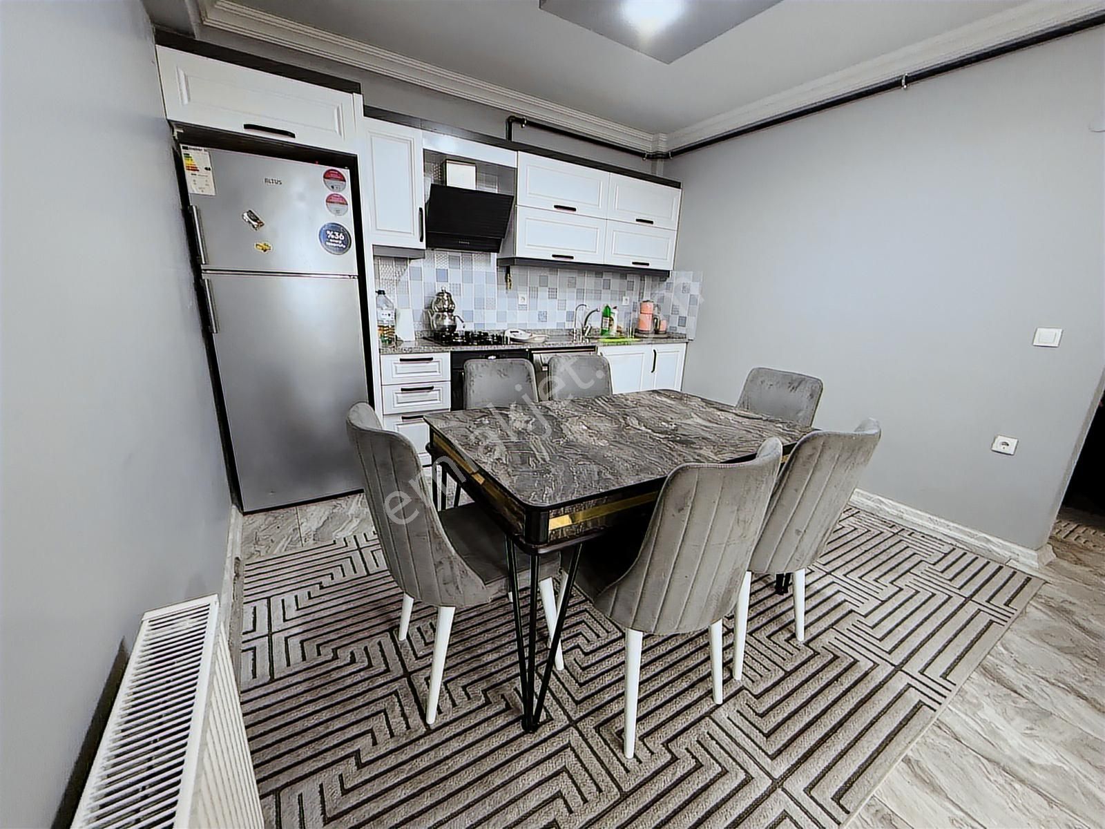 Çandarlı'da Bahçeli Müstakil Girişli Tam Eşyalı Satılık Ev - Görsel 15