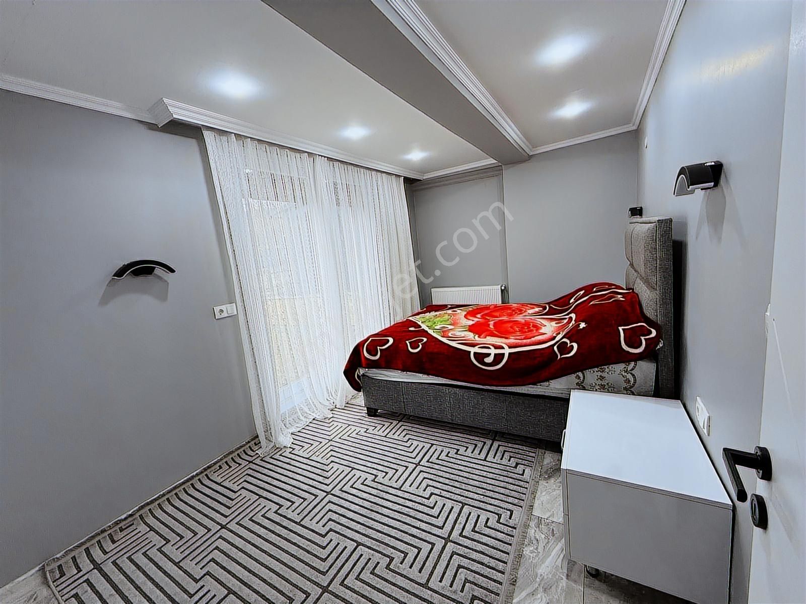 Çandarlı'da Bahçeli Müstakil Girişli Tam Eşyalı Satılık Ev - Görsel 17