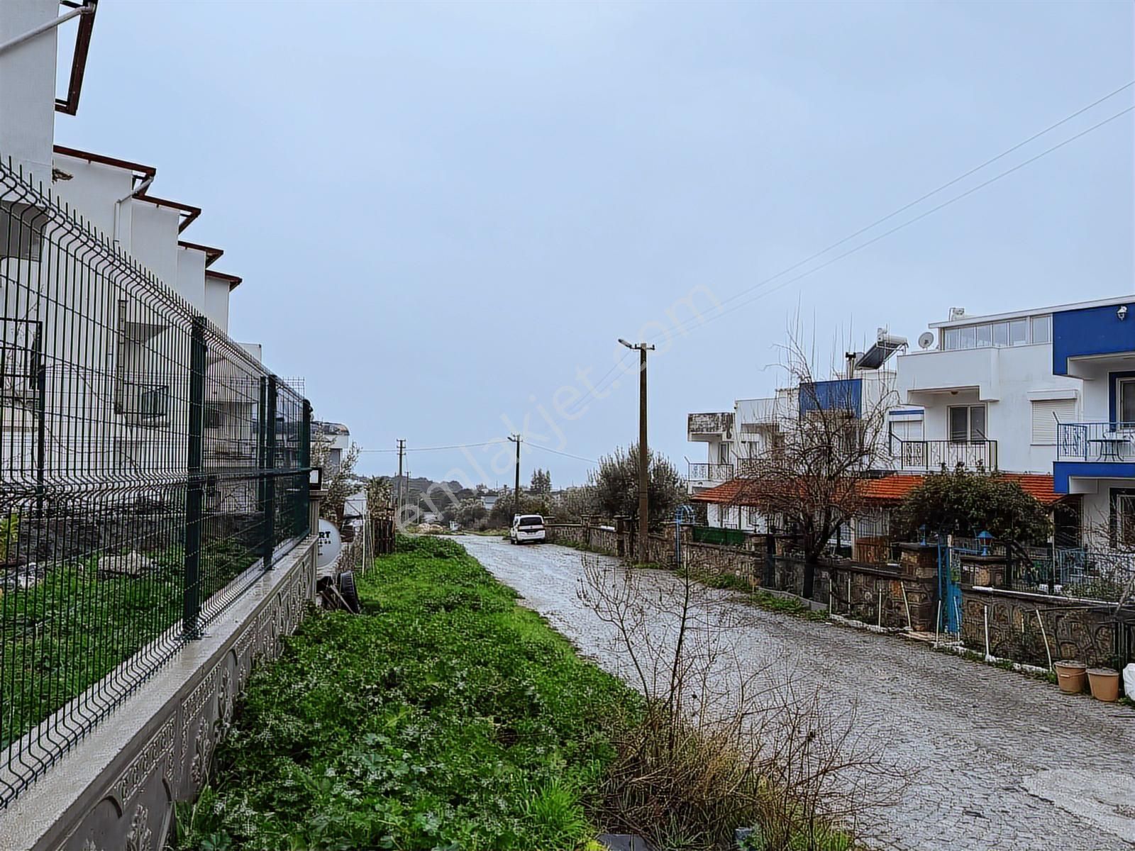 Çandarlı'da Bahçeli Müstakil Girişli Tam Eşyalı Satılık Ev - Görsel 4