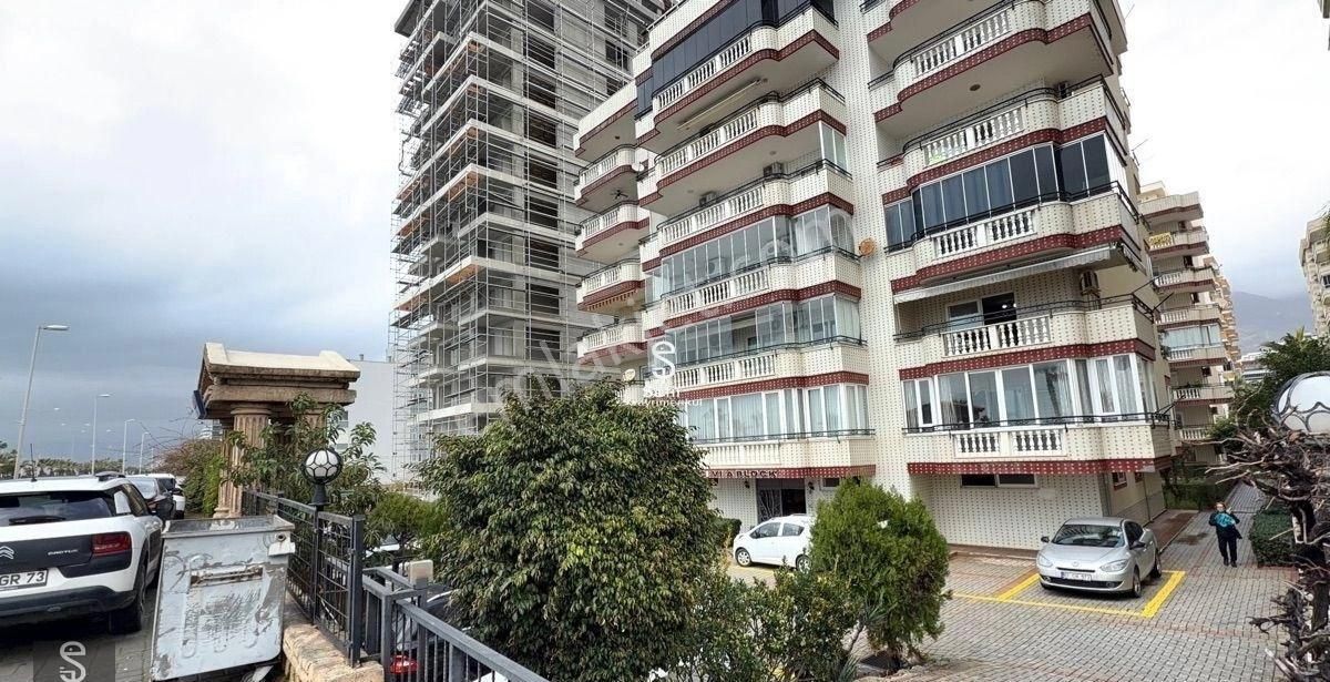 Alanya Mahmultarda Denize Sıfır Satılık 4+1 Eşyalı Saunalı Daire