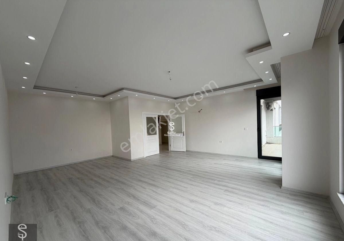 Alanya Çıplaklıda Satılık Ayrı Mutfak 4+1 Havuzlu Manzaralı Geniş Sıfır Dubleks Daire