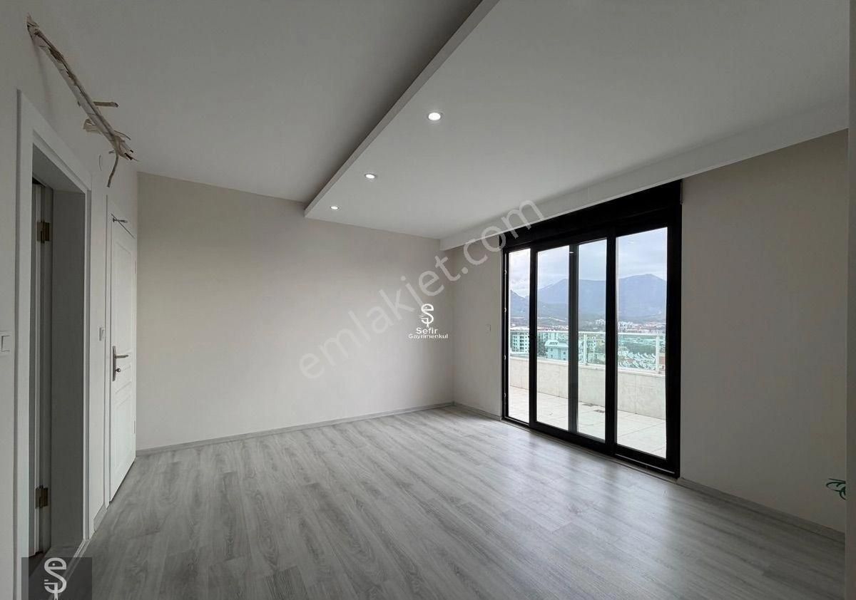 Alanya Çıplaklıda Satılık Ayrı Mutfak 4+1 Havuzlu Manzaralı Geniş Sıfır Dubleks Daire - Görsel 8