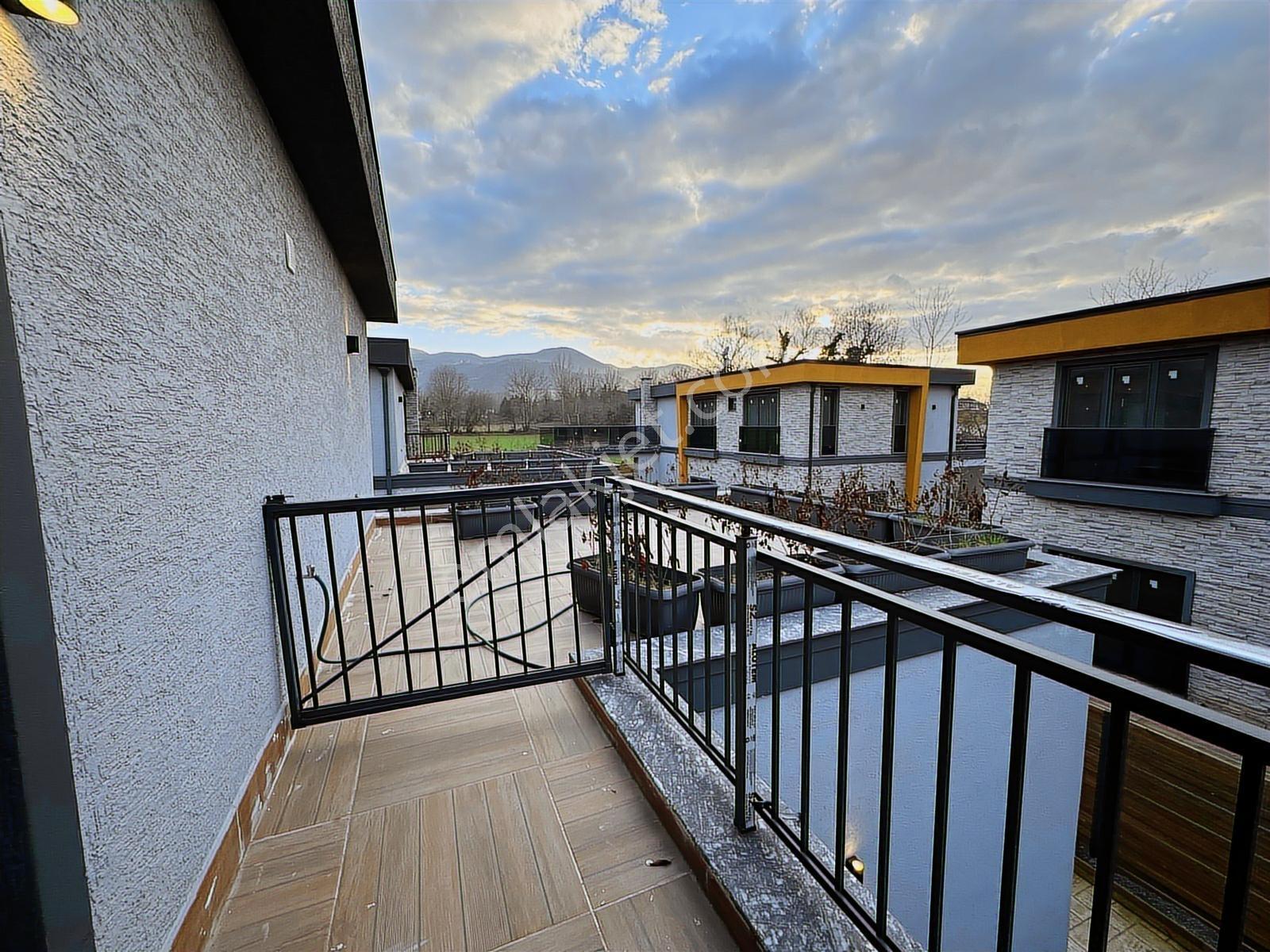 Kartepe Premıum Lıfe Sit. Satılık Ultra Lüks Villa - Görsel 10