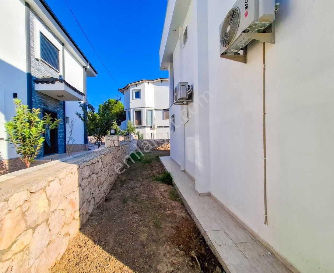 Fevzıpaşa Da Tek Müstakil Ve Havuzlu Villamız - Görsel 11