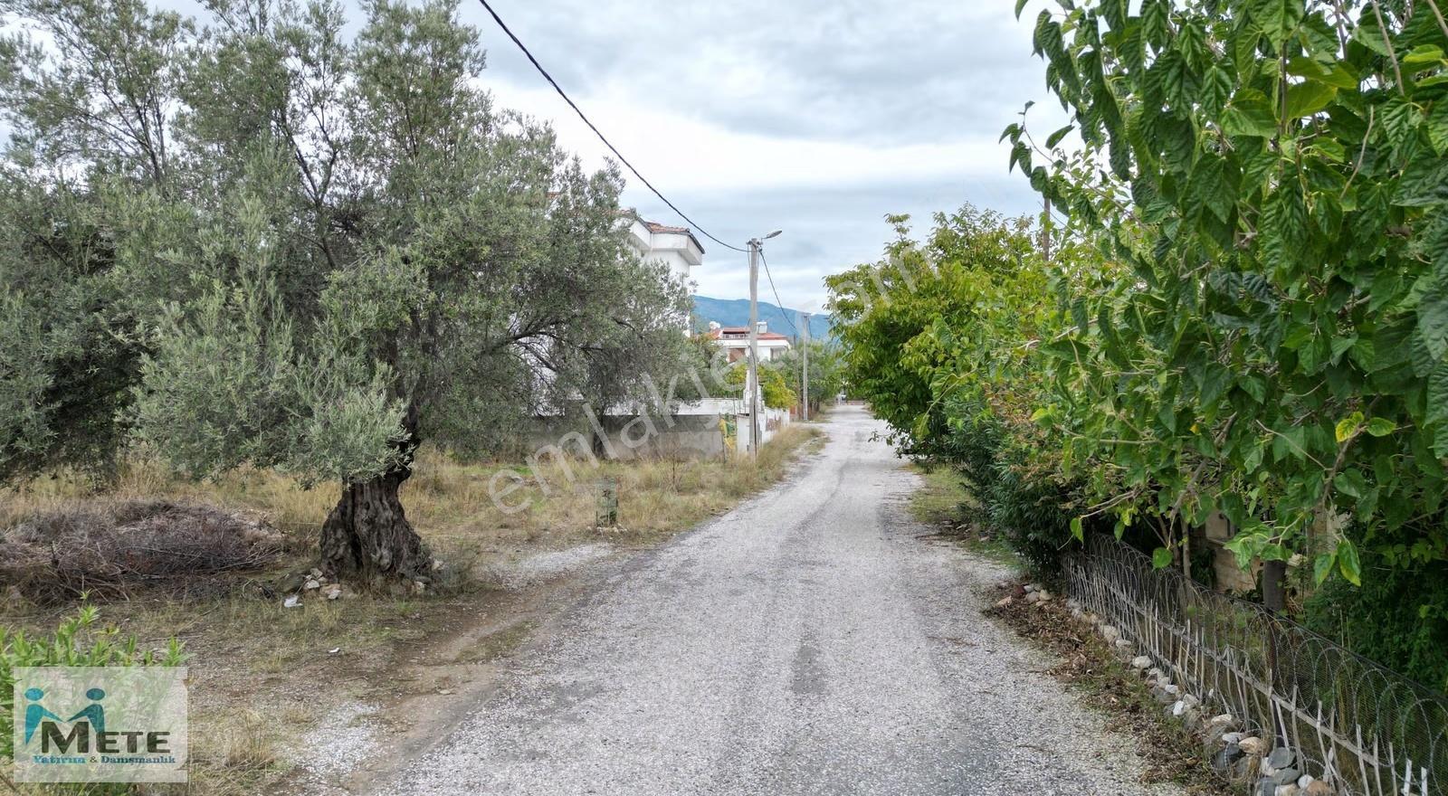 Edremit Güre'de Mükemmel Konumda Satılık 3 Adet Arsa - Görsel 30