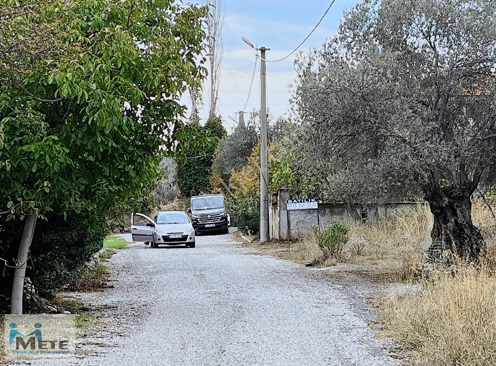 Edremit Güre'de Mükemmel Konumda Satılık 3 Adet Arsa - Görsel 8