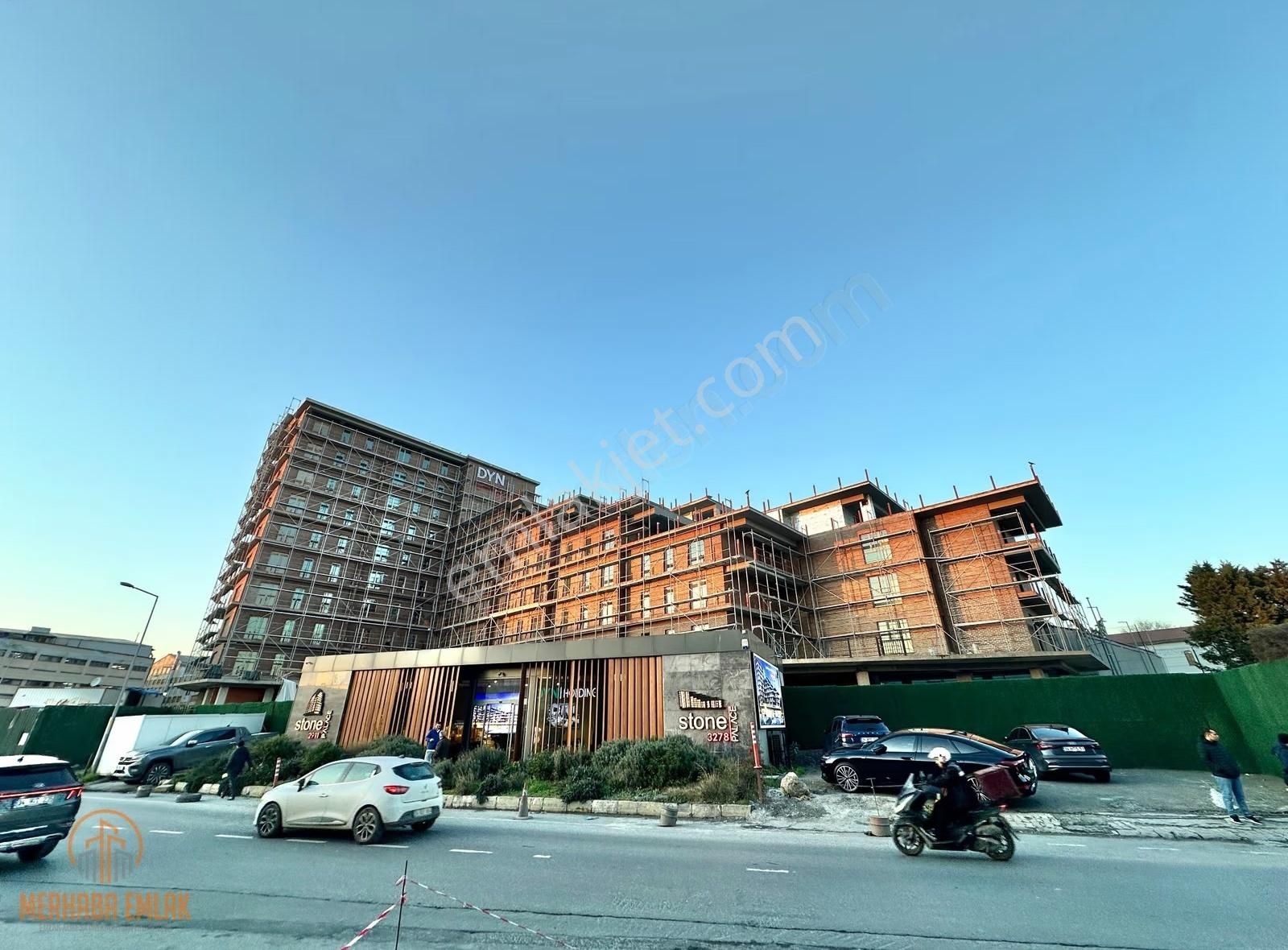 Dyn Çarşı'da Çift Banyolu,balkonlu,manzaralı 2+1 Satılık Daire