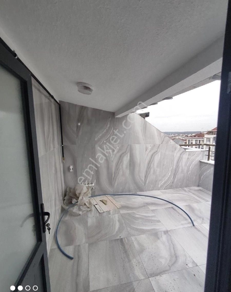 1.69 Krediyle Arnavutköy Nenehatunda Sitede Satılık 3+2 Çatı Kat Dubleks Daire - Görsel 2