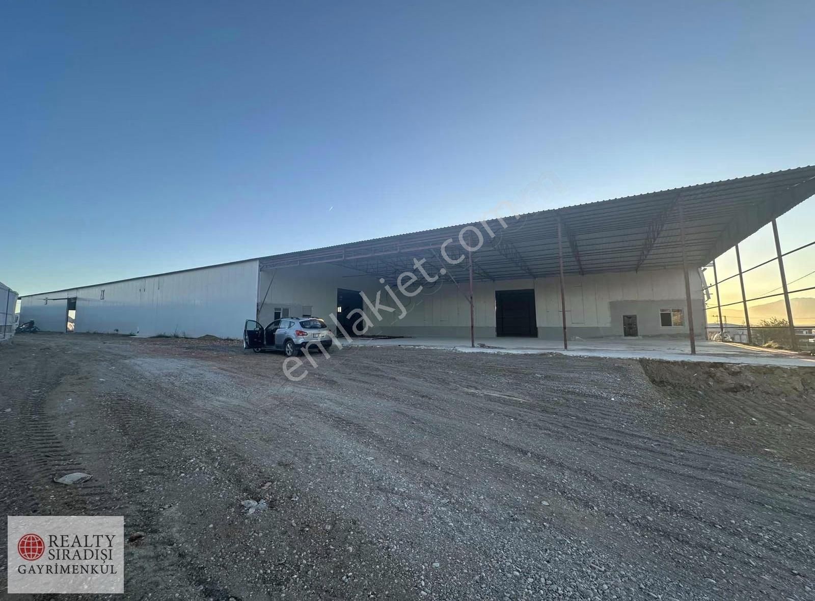 Hacıaliler Menderes Mah'de 4.000 M2 Kiralık Depo