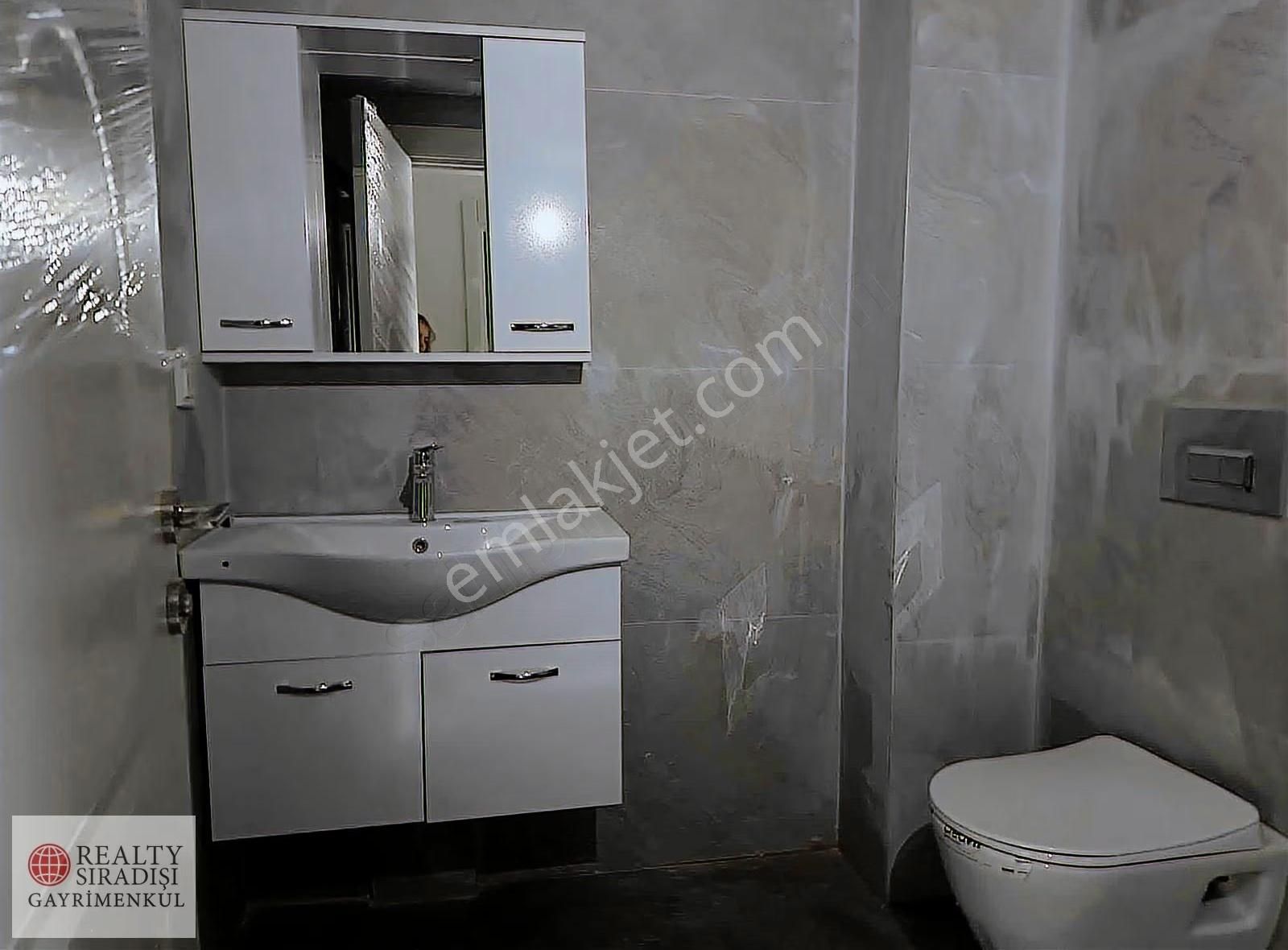 Altıntaş'ta Arakat Ebeveyn Banyolu 2+1 Boş Kiralık Daire - Görsel 4