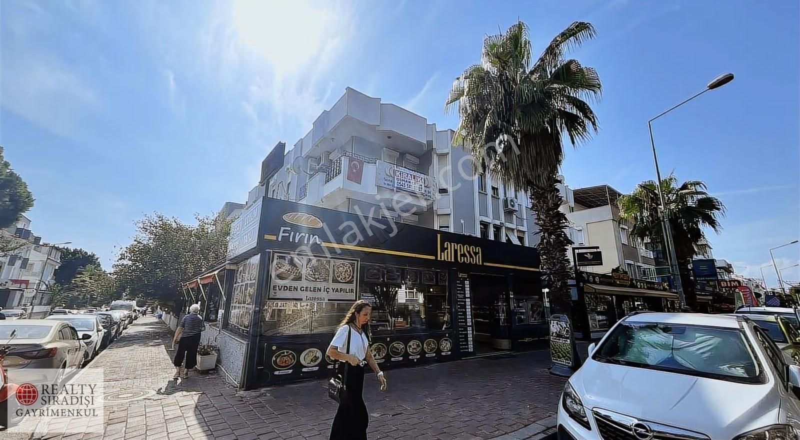 Lara Çağlayan'da Satılık Cadde Üzerinde Ofis & Daire