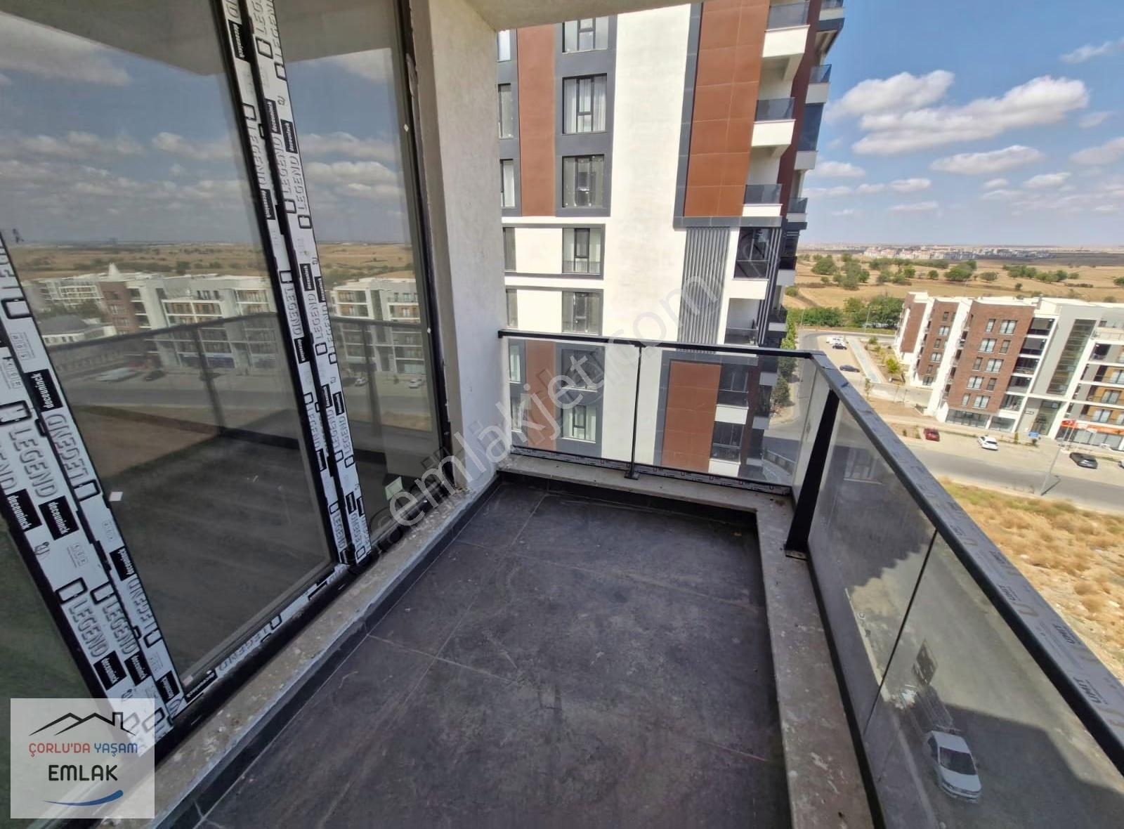 Emlaklar İzsiz Towersda Havuzlu Sitede 3+1 Satılık Daire - Görsel 23