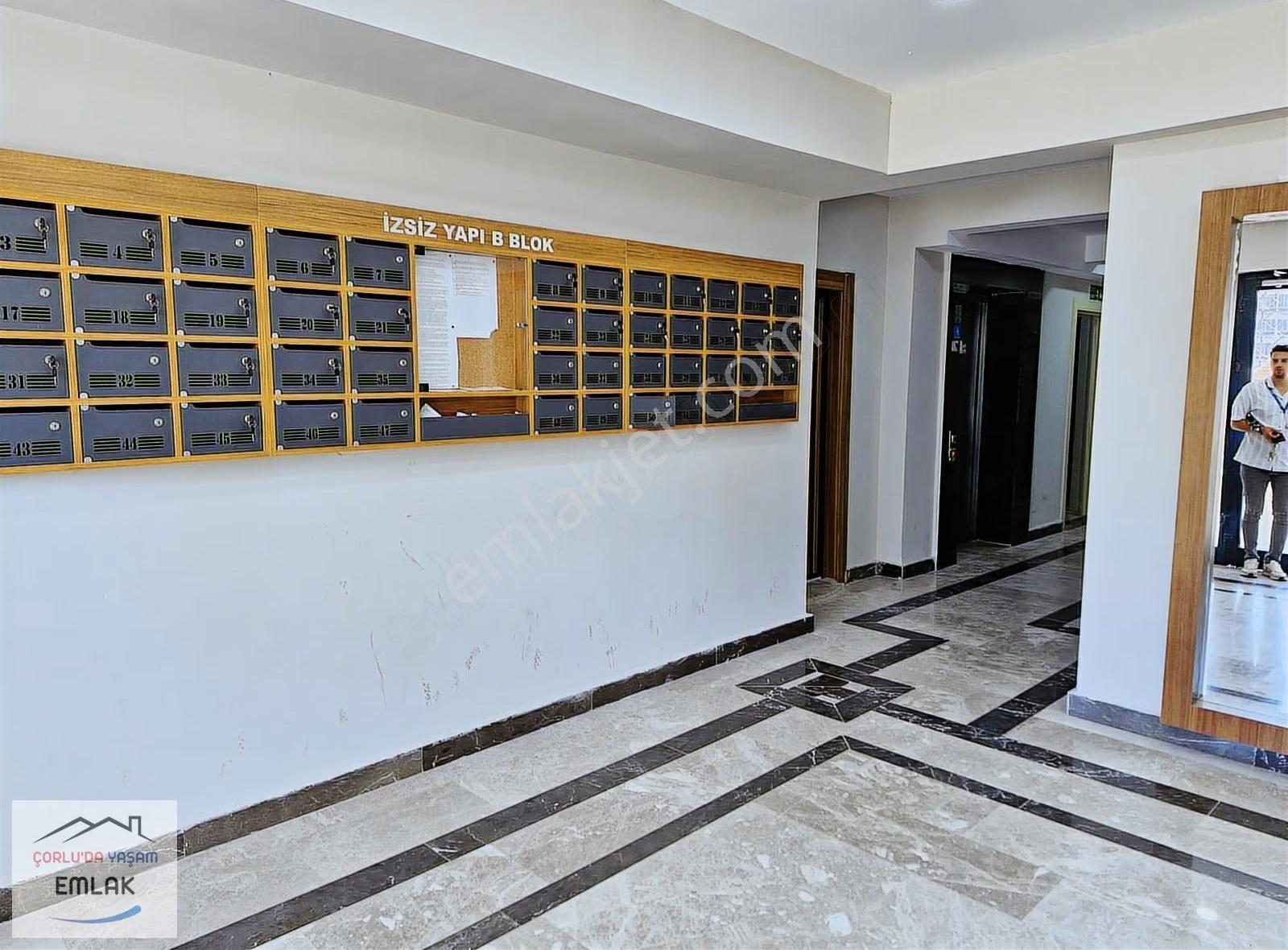 Emlaklar İzsiz Towersda Havuzlu Sitede 3+1 Satılık Daire - Görsel 13
