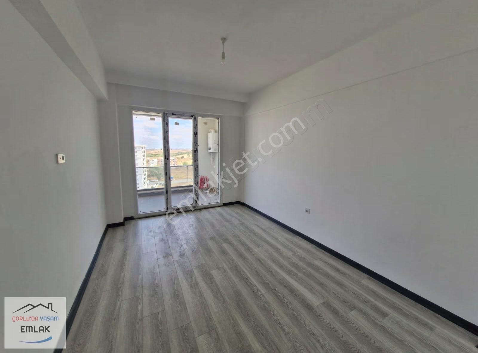 Emlaklar İzsiz Towersda Havuzlu Sitede 3+1 Satılık Daire - Görsel 18