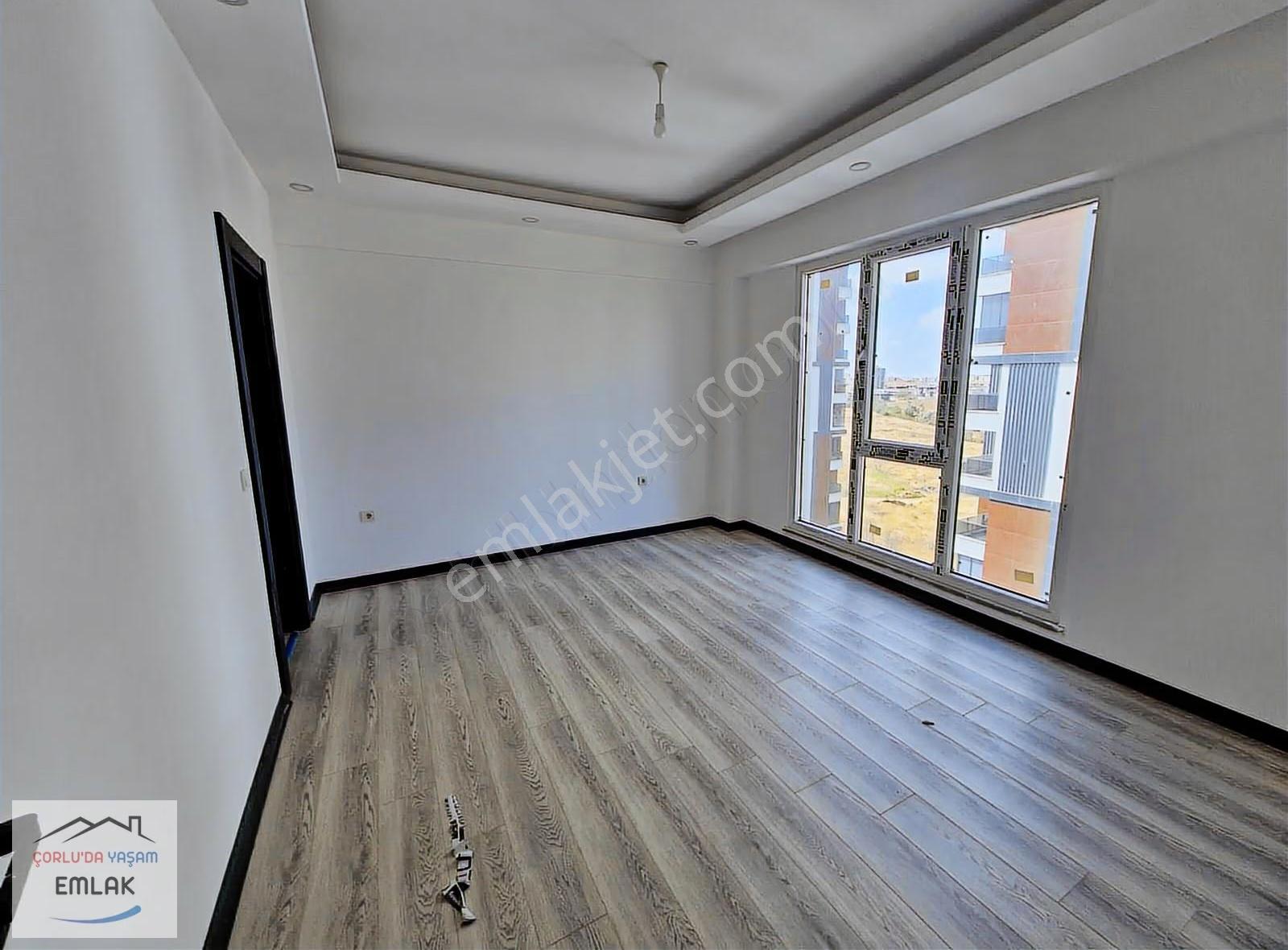 Emlaklar İzsiz Towersda Havuzlu Sitede 3+1 Satılık Daire - Görsel 34
