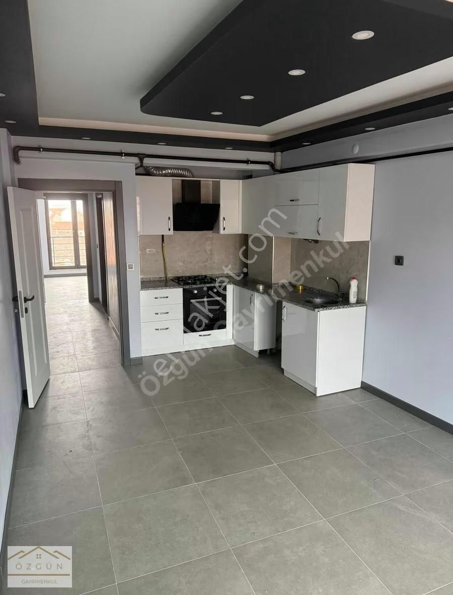 Yeşiltepede Kiralık 1+1 Daire Özgün Gayrimenkulden - Görsel 5