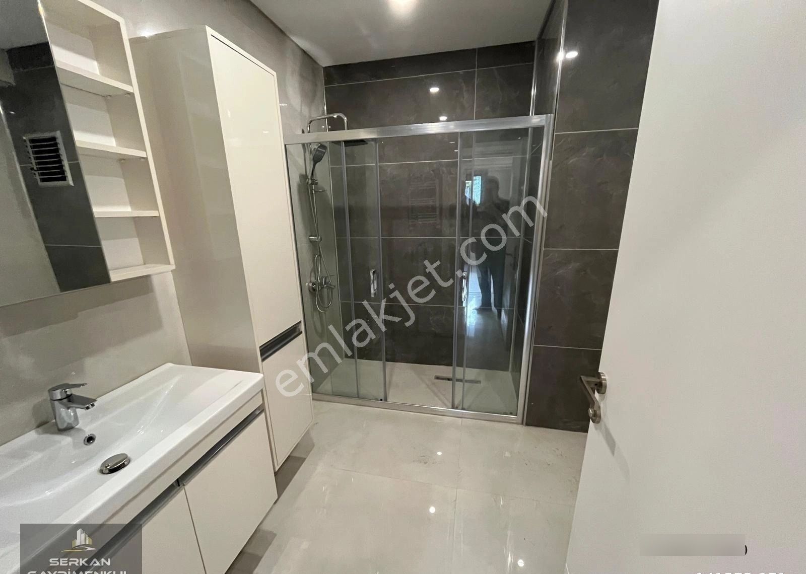 Serkan Gayimenkulden Bahçelievler Yenibosna Site 3+1 Teraslı - Görsel 13