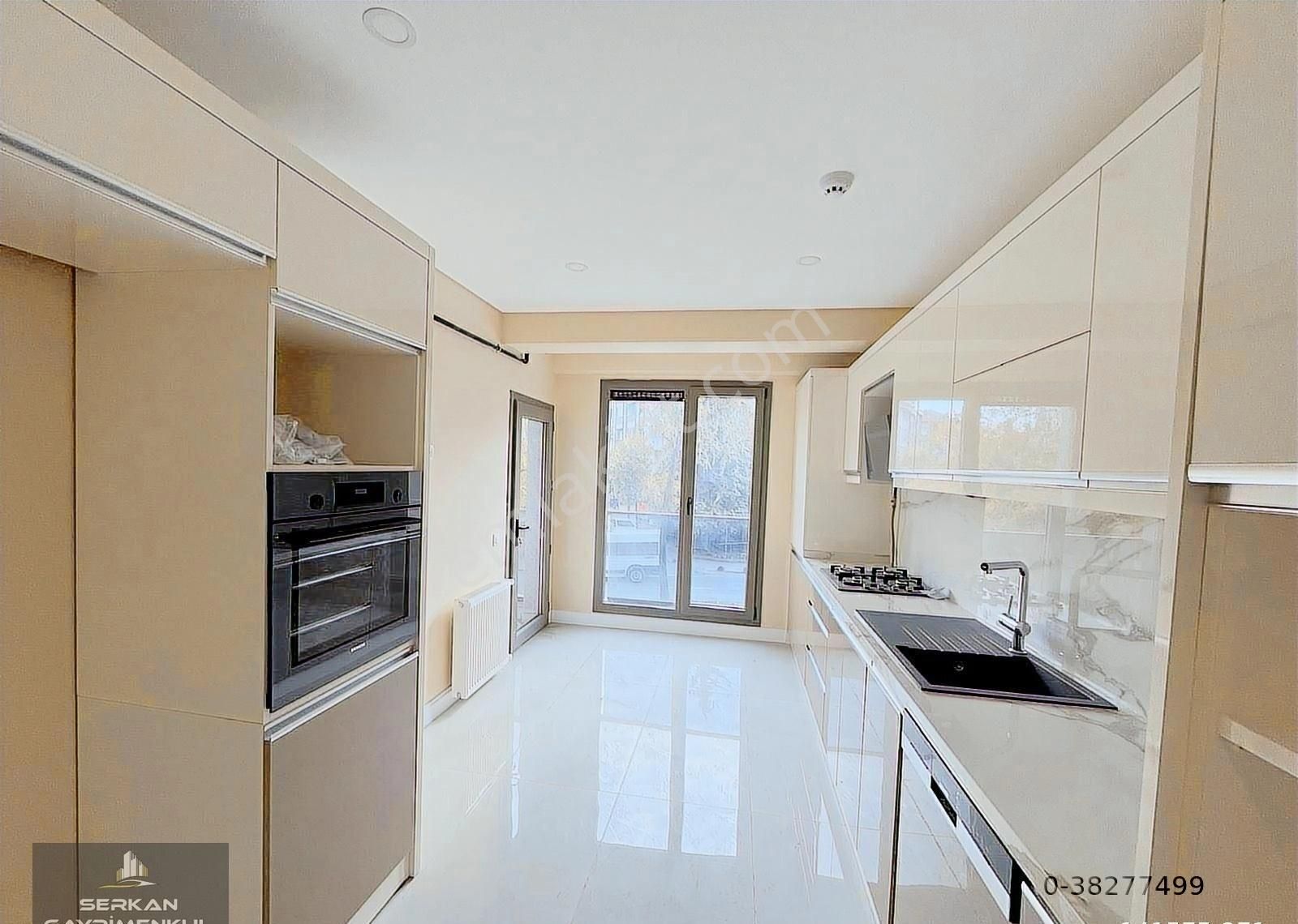 Serkan Gayimenkulden Bahçelievler Yenibosna Site 3+1 Teraslı - Görsel 15