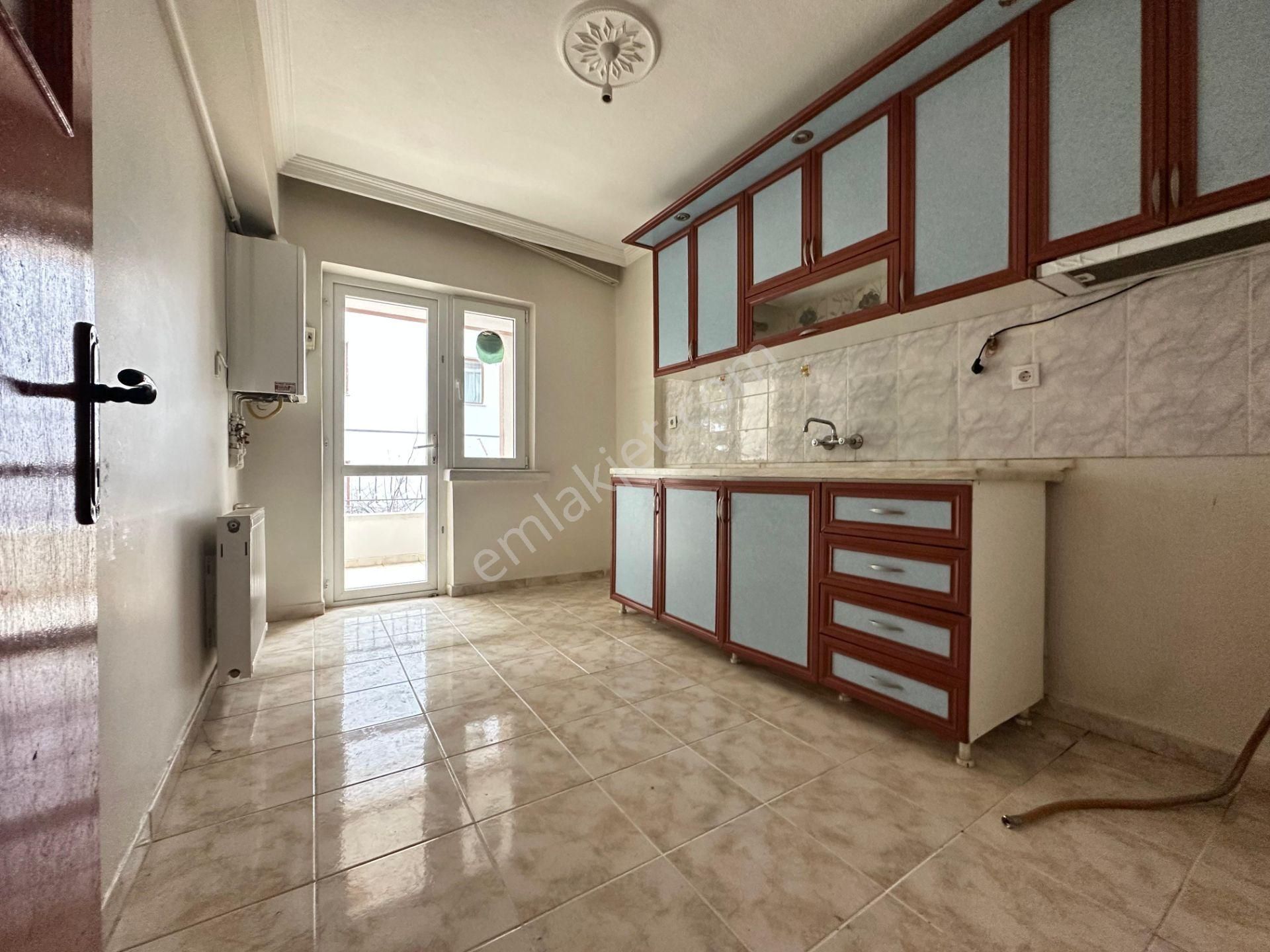 Pursaklar Mehmet Zengin Emlak'tan 3+1 Çarşı İçinde Yapılı Masrafsız Daire - Görsel 6