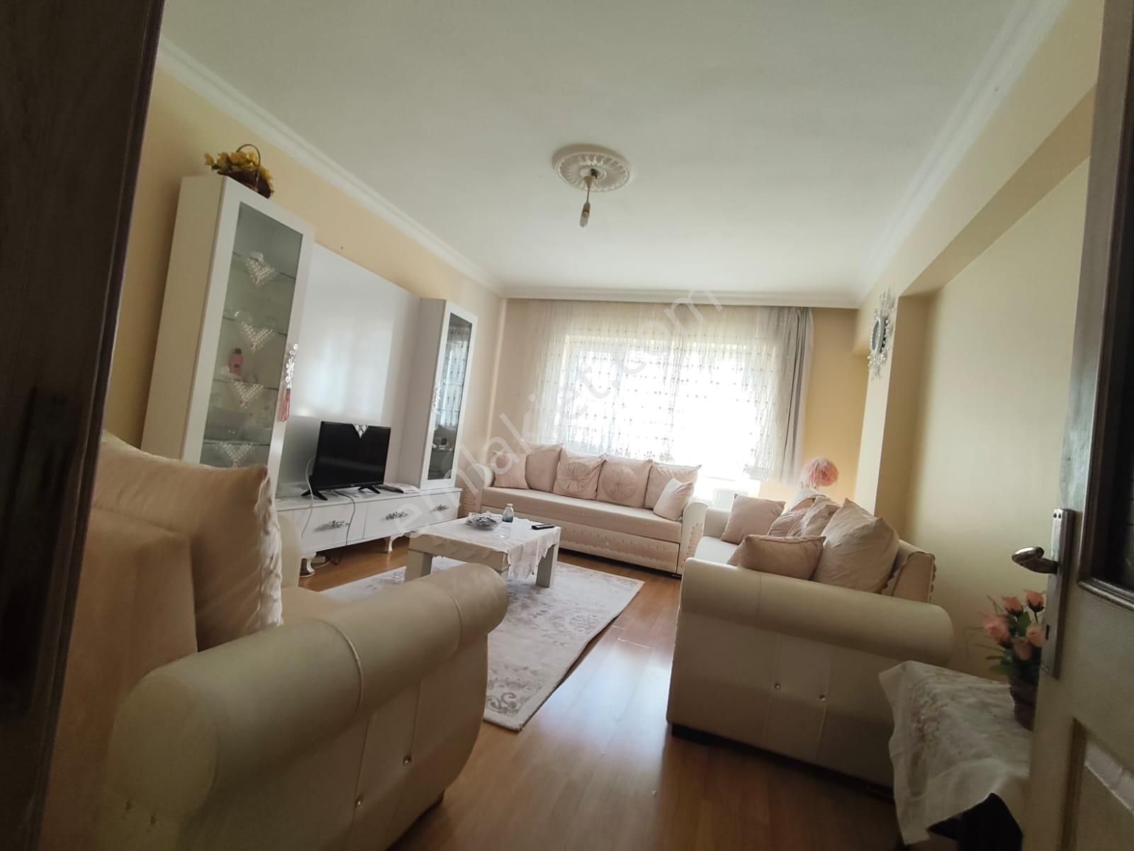 Yılmaz Gayrımenkulden Asansorlu Cadde Üzeri Kacırılmayacak 3+1 Fırsat Dairesi