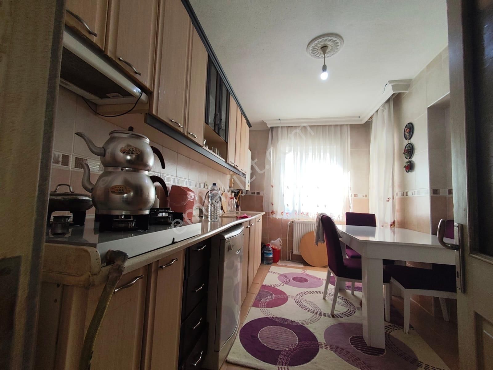 Yılmaz Gayrımenkulden Asansorlu Cadde Üzeri Kacırılmayacak 3+1 Fırsat Dairesi - Görsel 2