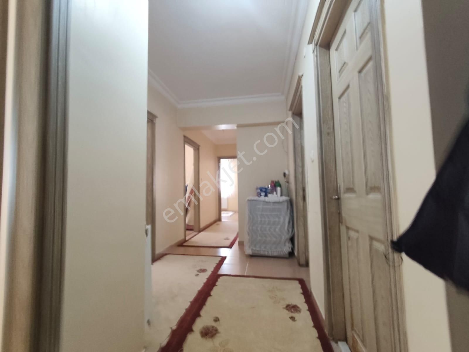 Yılmaz Gayrımenkulden Asansorlu Cadde Üzeri Kacırılmayacak 3+1 Fırsat Dairesi - Görsel 11