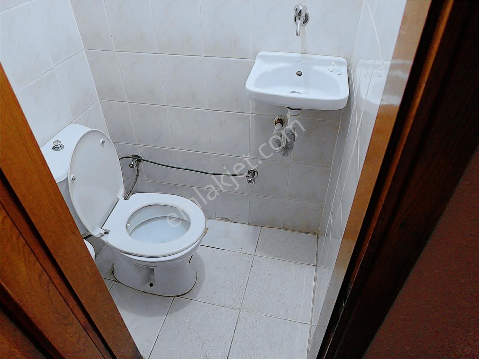 Kocamustafapaşa 50mk 1+1 Kombili Müstakil Bahçeli 18.500tl - Görsel 2