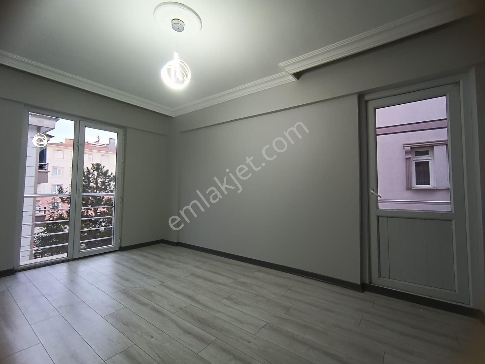 Sincan Tandoğan Mahallesinde 3+1 Satılık Geniş Daire - Görsel 14