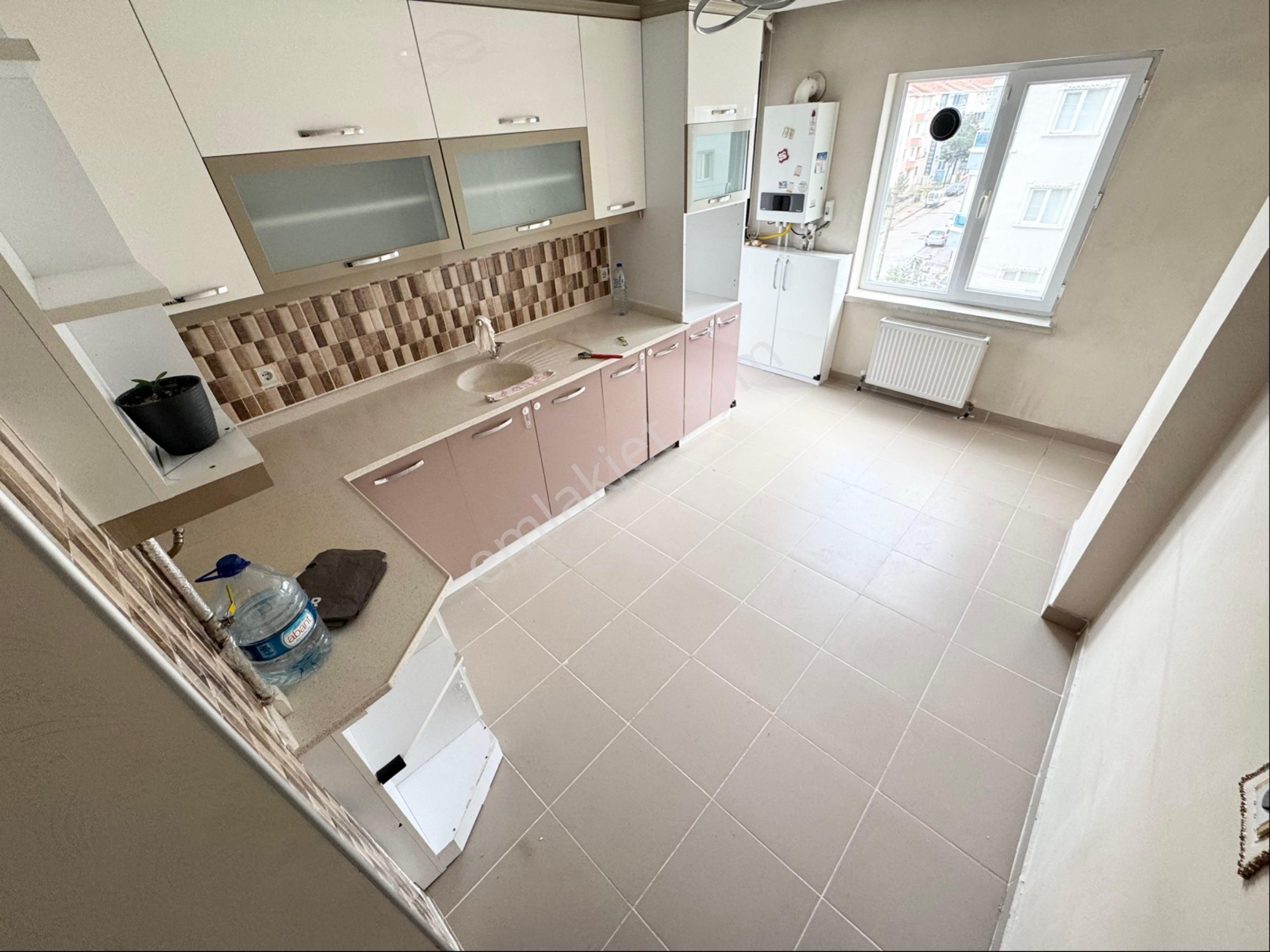 Sincan Ahi Evran Ara Katta Ön Cephe Asansörlü Satılık 3+1 Daire!