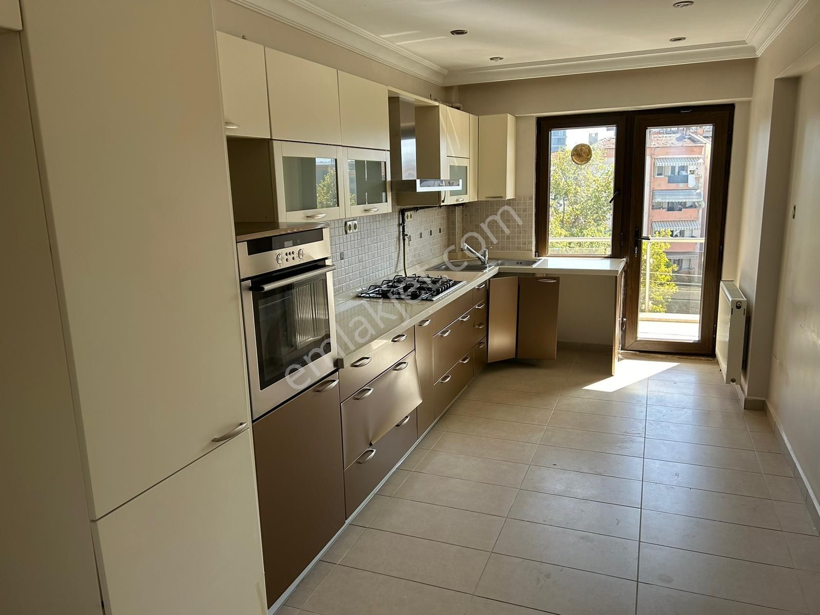 Barış Mah. Acıbadem Hast. Yakını 4+1 Kiralık Daire - Görsel 2