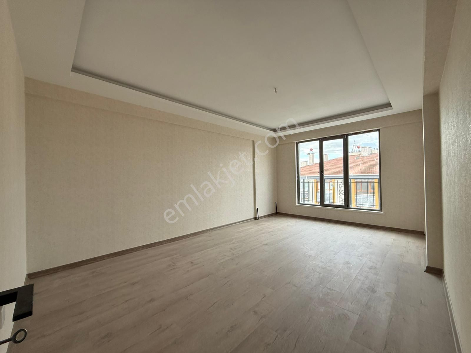 Kariyer'den Yayla'da Ultra Lüks Yapılı Asansörlü 3+1 İskanlı Daire - Görsel 4