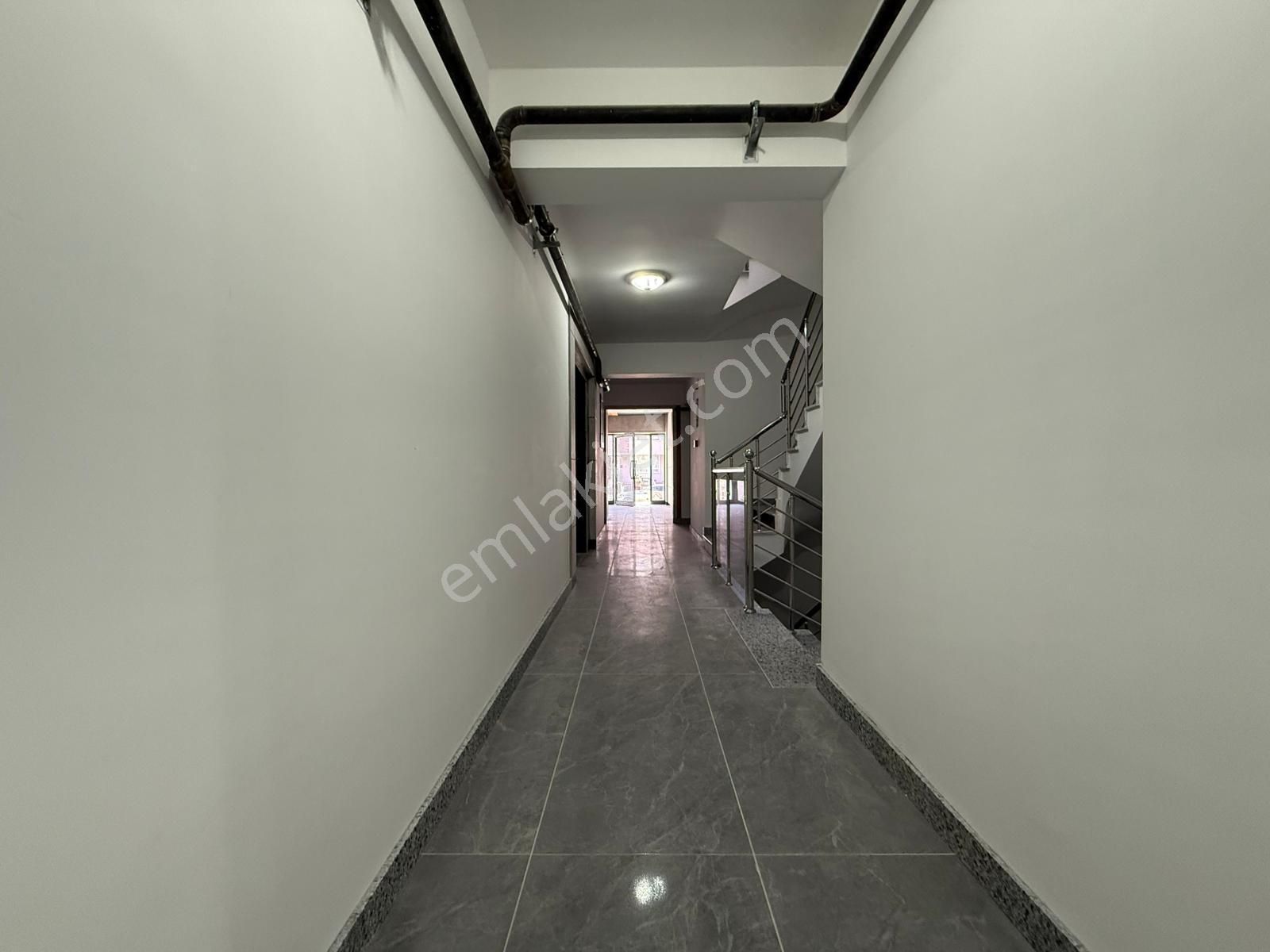 Kariyer'den İncirli'de Tek! Merkezi Konumda Her Katta 1+1 2+1 Lüx Alttan Isıtmalı Daireler - Görsel 32