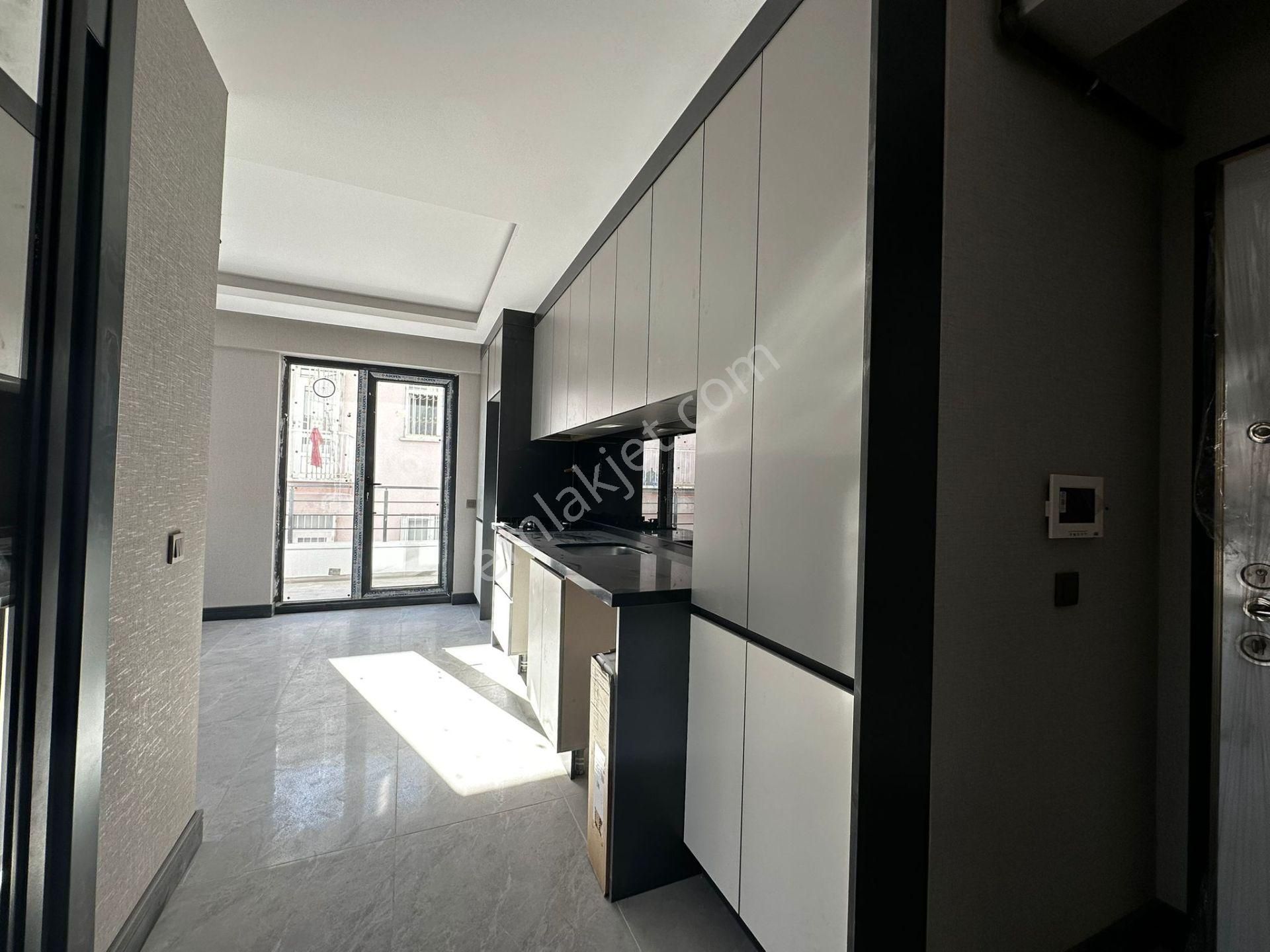 Kariyer'den İncirli'de Tek! Merkezi Konumda Her Katta 1+1 2+1 Lüx Alttan Isıtmalı Daireler - Görsel 13