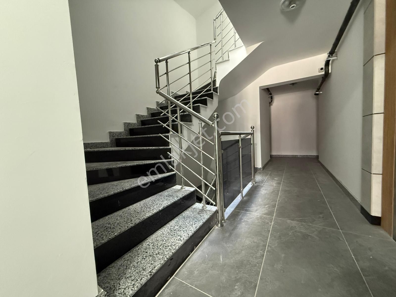 Kariyer'den İncirli'de Tek! Merkezi Konumda Her Katta 1+1 2+1 Lüx Alttan Isıtmalı Daireler - Görsel 31