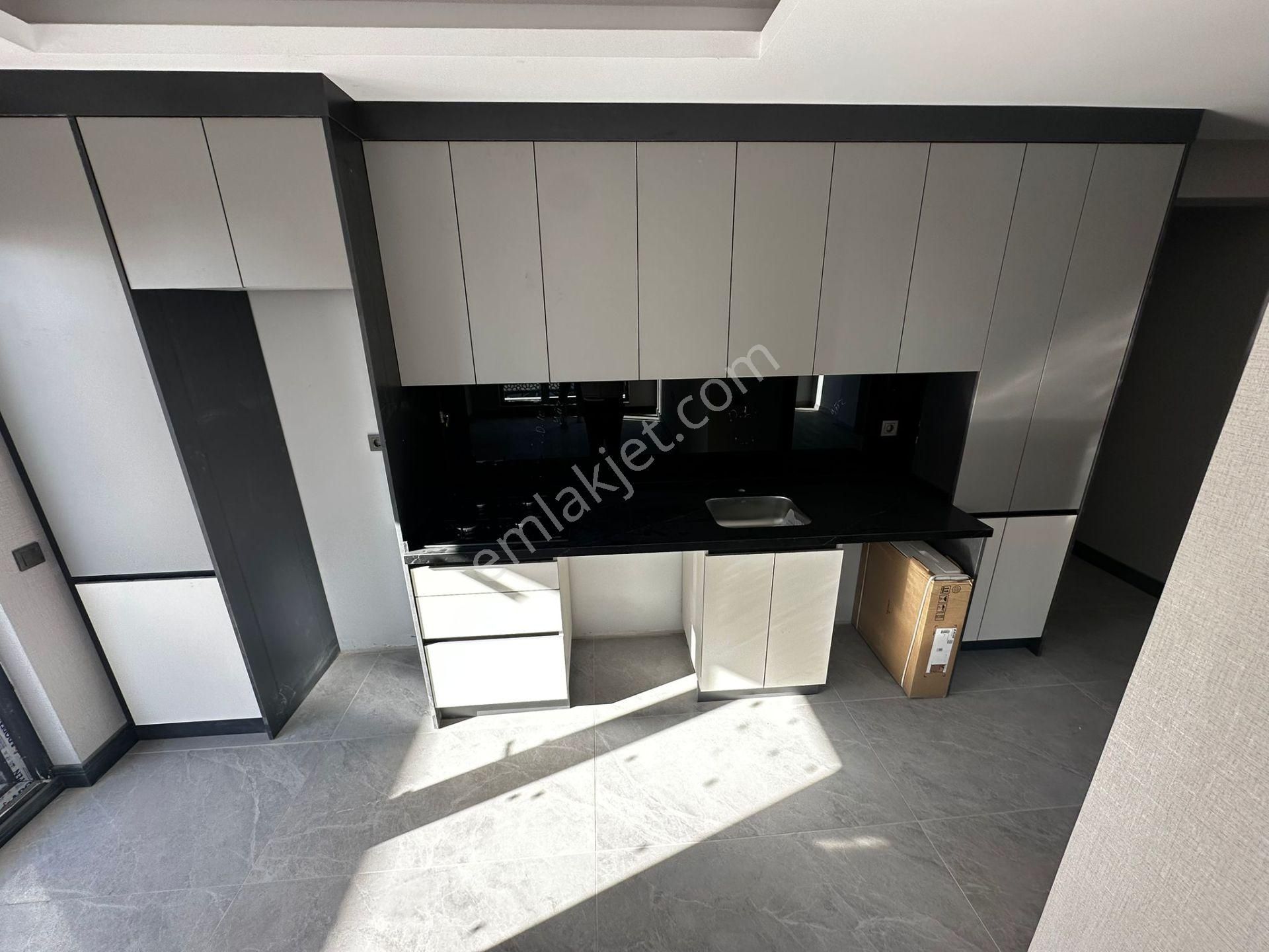 Kariyer'den İncirli'de Tek! Merkezi Konumda Her Katta 1+1 2+1 Lüx Alttan Isıtmalı Daireler - Görsel 9