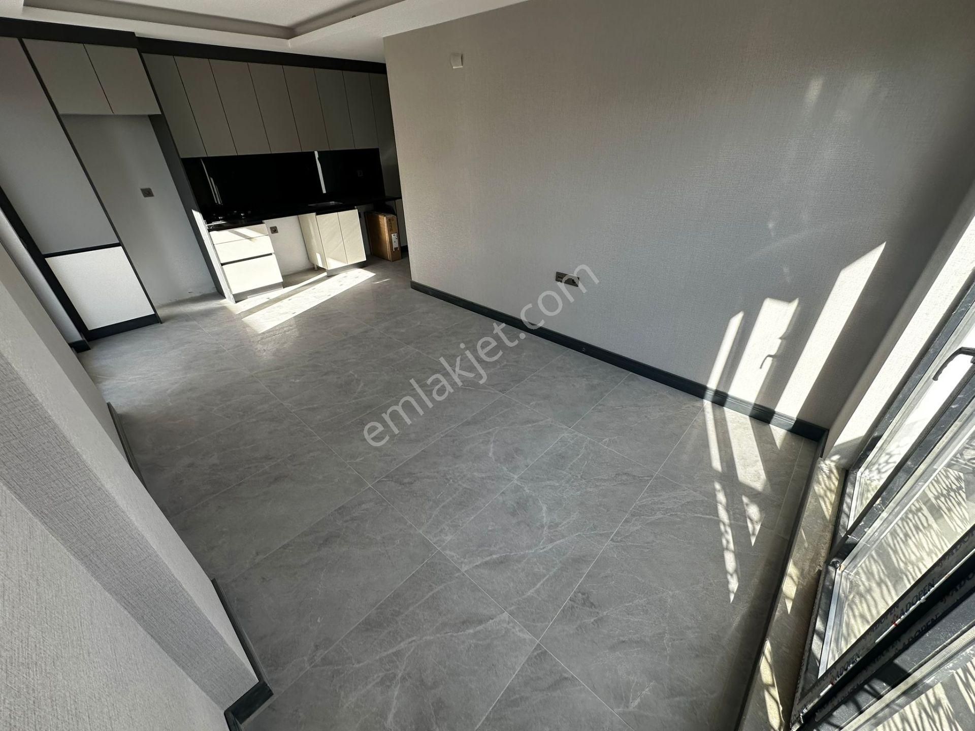 Kariyer'den İncirli'de Tek! Merkezi Konumda Her Katta 1+1 2+1 Lüx Alttan Isıtmalı Daireler - Görsel 4