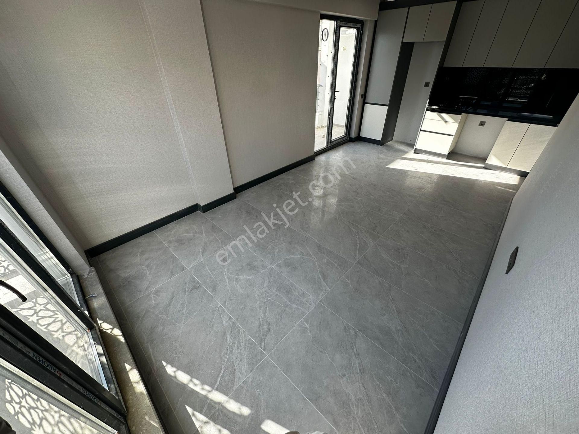 Kariyer'den İncirli'de Tek! Merkezi Konumda Her Katta 1+1 2+1 Lüx Alttan Isıtmalı Daireler - Görsel 5