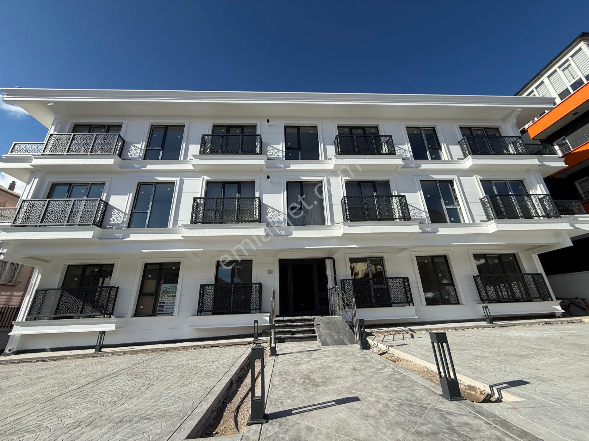 Kariyer'den İncirli'de Tek! Merkezi Konumda Her Katta 1+1 2+1 Lüx Alttan Isıtmalı Daireler - Görsel 35