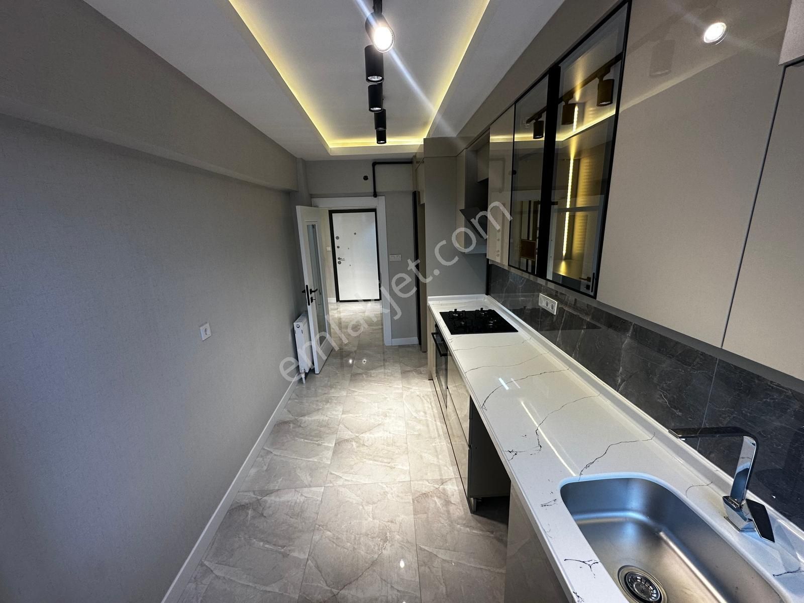 Kariyer'den Aşağı Eğlence'de 3+1 Ultra Lüx Güney Cephe Katta Geniş Daire - Görsel 13