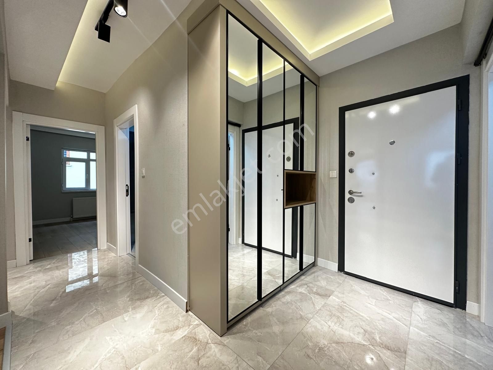 Kariyer'den Aşağı Eğlence'de 3+1 Ultra Lüx Güney Cephe Katta Geniş Daire - Görsel 30