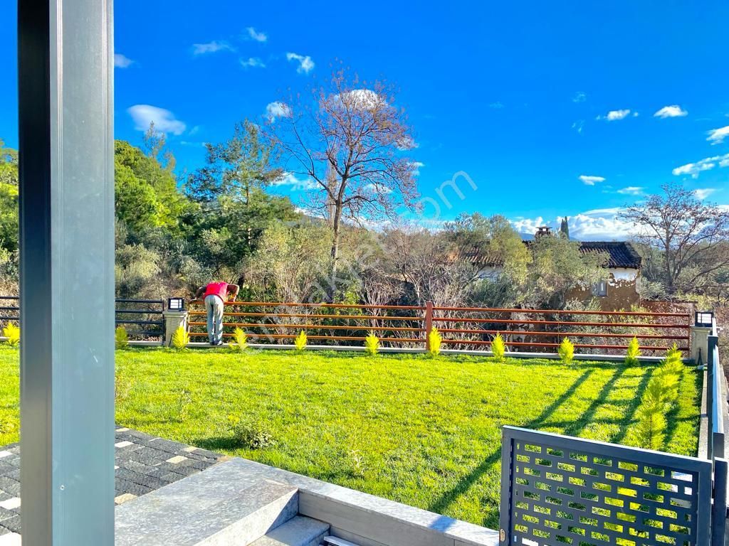 Yüksel'den Güre'de Huzurdolu Bir Yaşam Sizi Bekliyor 6+1 Ultra Lüx Satılık Villa - Görsel 2