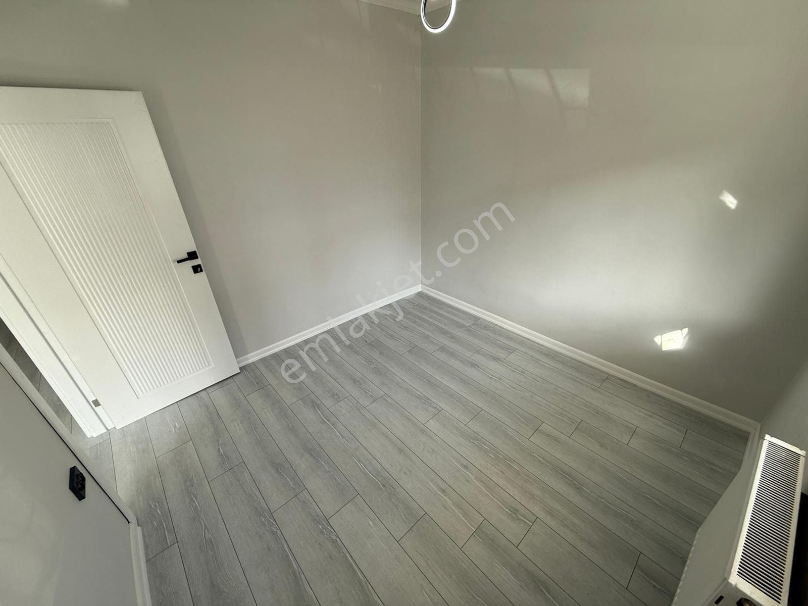 Kariyerden Tepebaşında Merkezde Ultra Yapılı Yüksek Giriş 3+1 Daire - Görsel 9