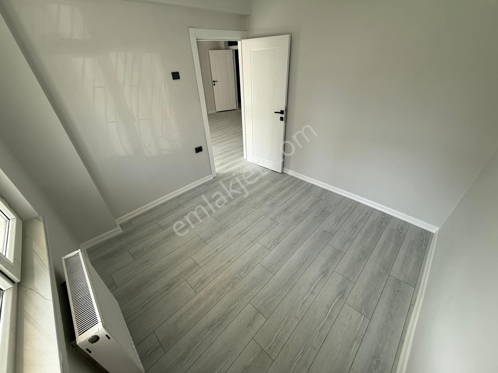 Kariyerden Tepebaşında Merkezde Ultra Yapılı Yüksek Giriş 3+1 Daire - Görsel 12