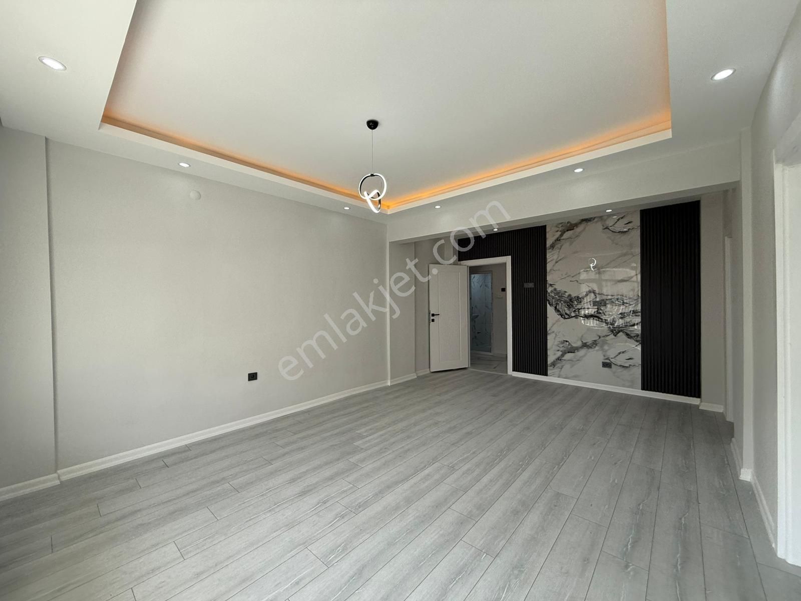 Kariyerden Tepebaşında Merkezde Ultra Yapılı Yüksek Giriş 3+1 Daire - Görsel 2